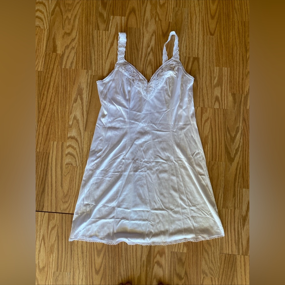 Vintage Slip Nightgown Vanity Fair Women’s Size 10 White Lace Made In USA